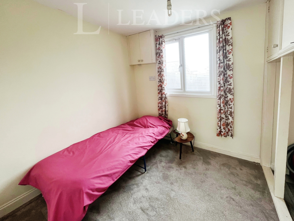 69ae00ad-Bedroom