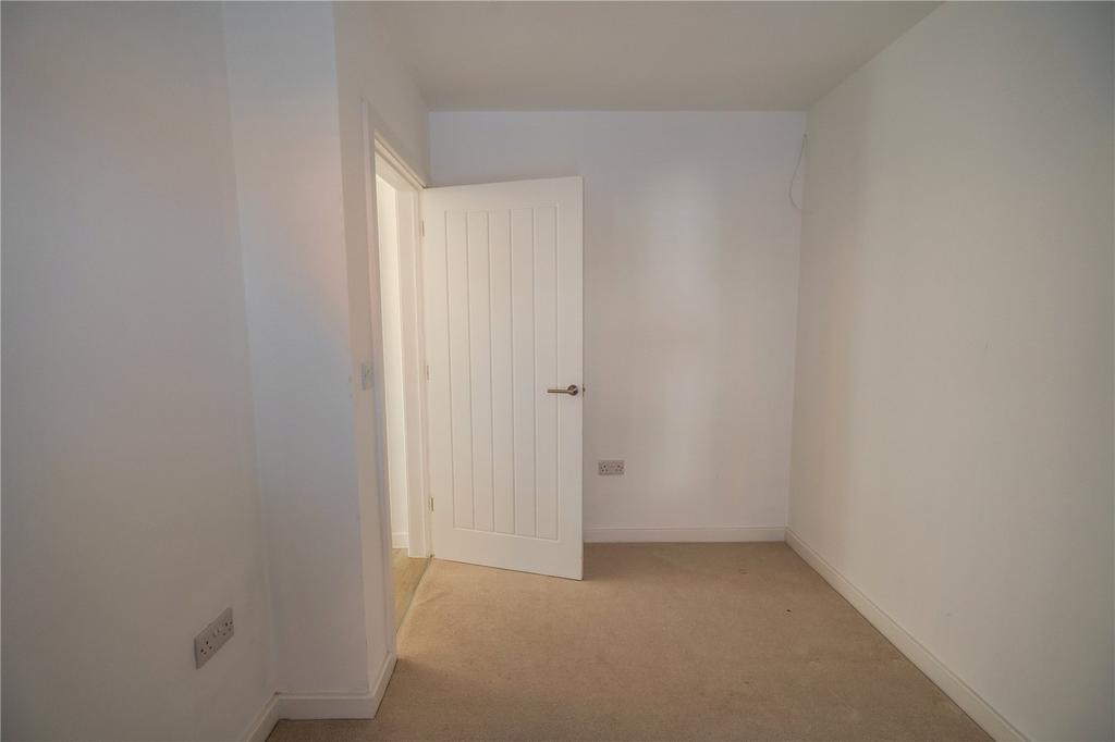 Bedroom 2 (2)