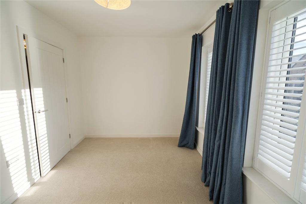 Bedroom 1 (2)