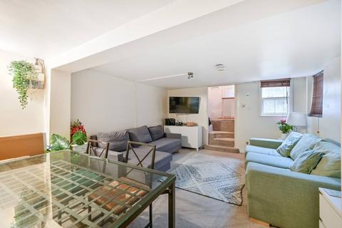 undefined, Gunnersbury Lane, Acton, W3