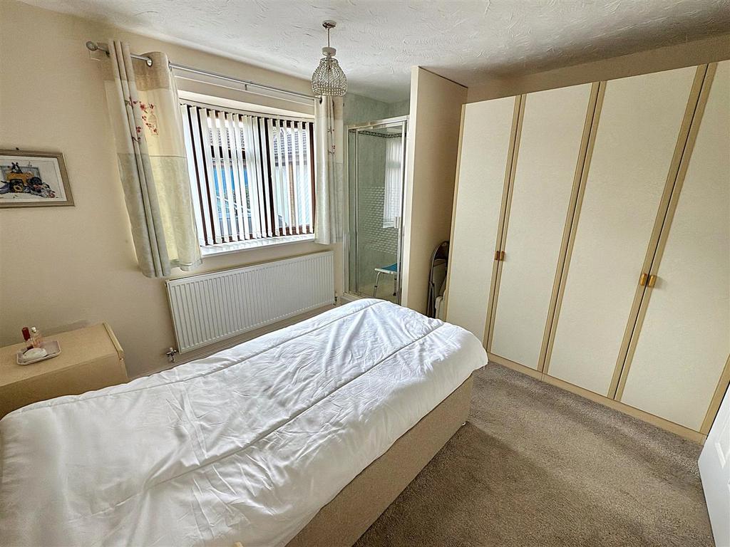 BED 2.jpg