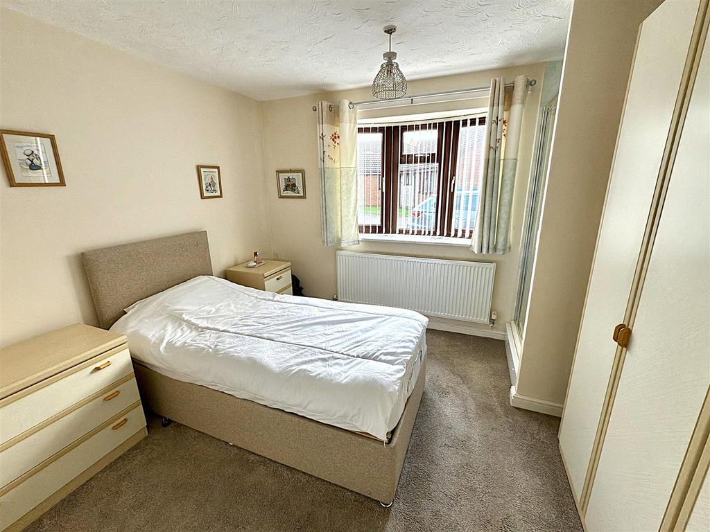 BEDROOM.jpg