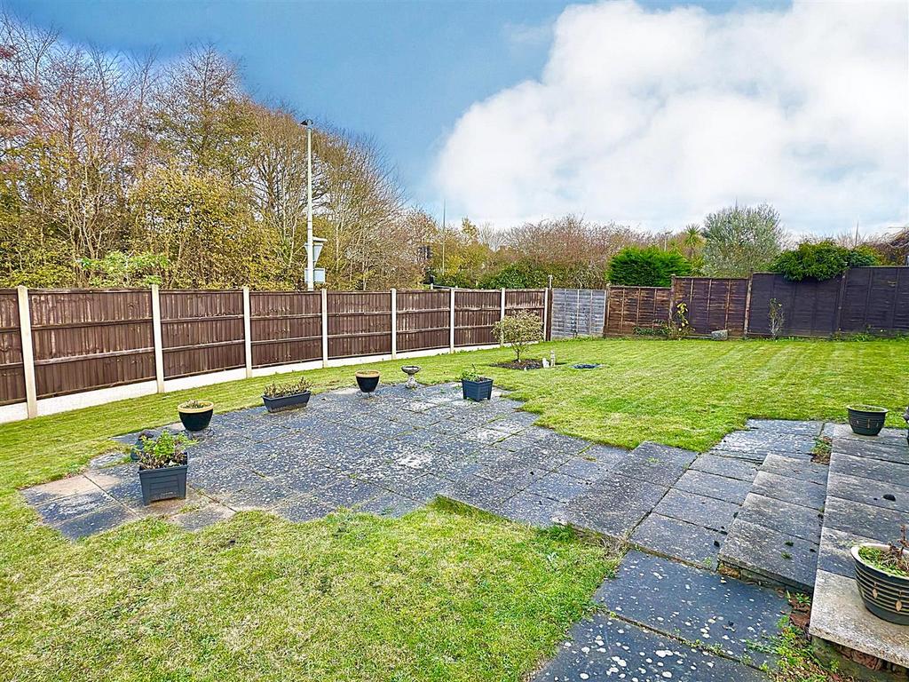 GARDEN REAR.jpg