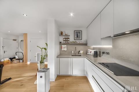 3 bedroom flat for sale, Alwen Court London SE1