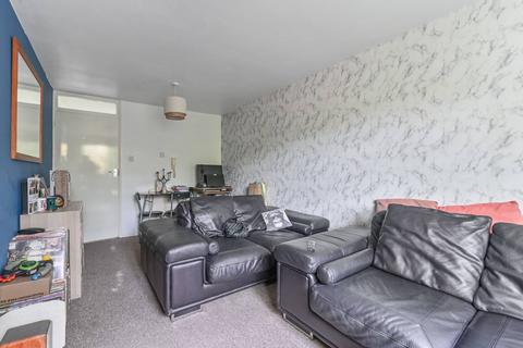 1 bedroom flat for sale, Norbury Avenue, Thornton Heath, CR7