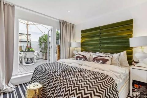 2 bedroom flat for sale, The Power House, 70 Chiswick High Road, Chiswick
