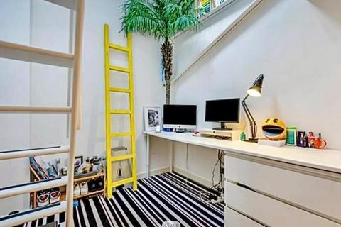 2 bedroom flat for sale, The Power House, 70 Chiswick High Road, Chiswick