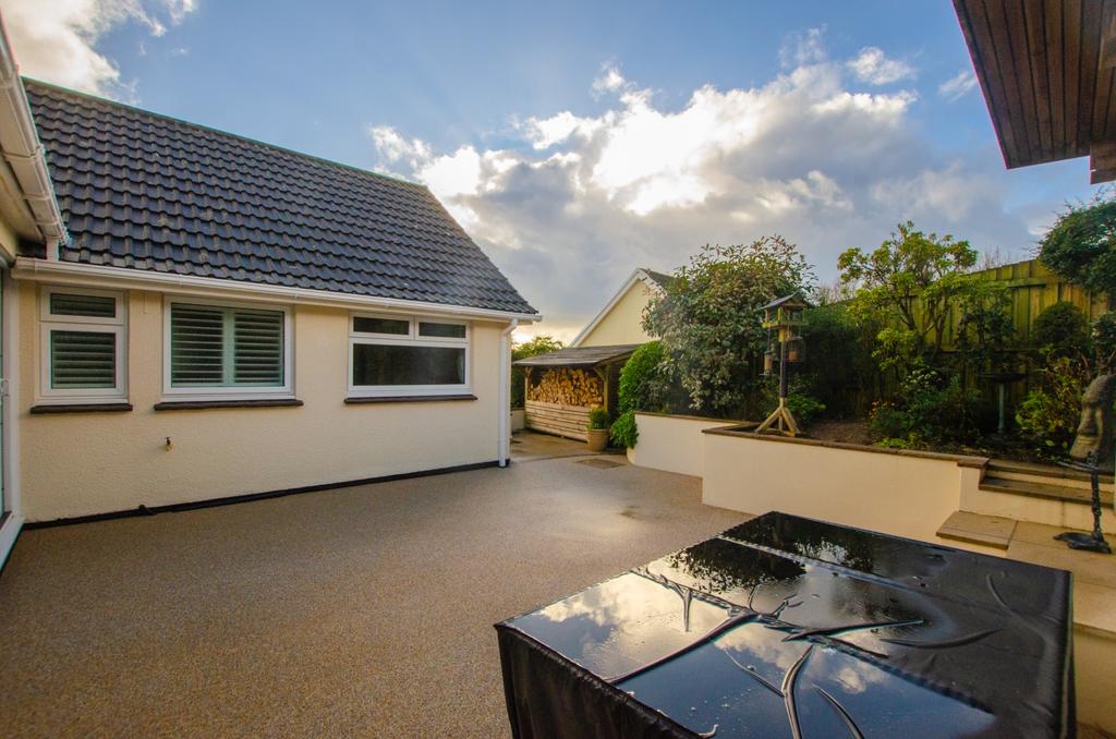 18 Lanhydrock View TPS Bodmin 01208 74182-20