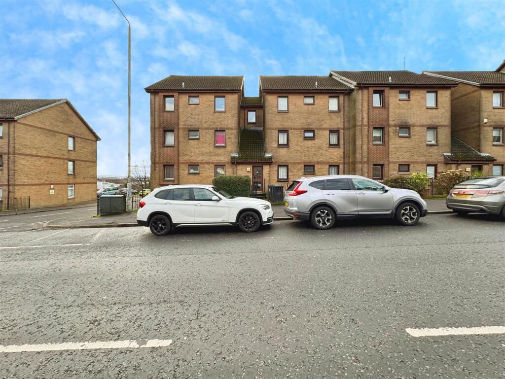 2 bed flat to rent Second Ave, Clydebank G81