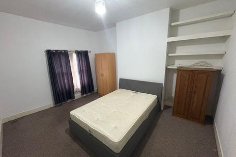 undefined, Double Room – Stoke Newington High Street, Stoke newington N16