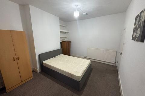 undefined, Double Room – Stoke Newington High Street, Stoke newington N16