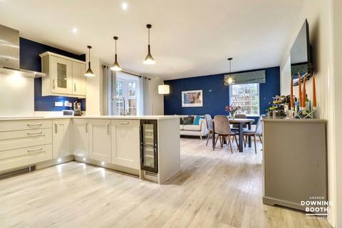 5 bedroom detached house for sale, Galloway Road, Drakelow DE15