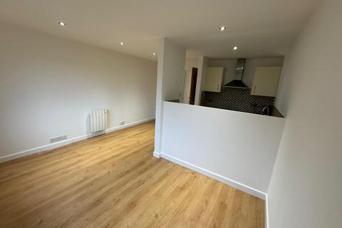 undefined, 1 Bedroom Flat – Maltby Drive, Enfield, EN1