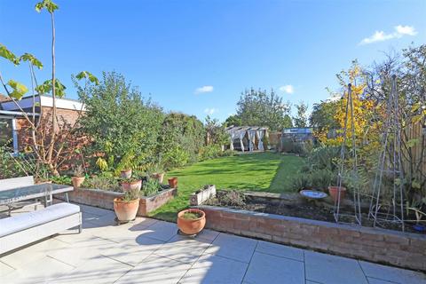 undefined, Queens Road, Thame