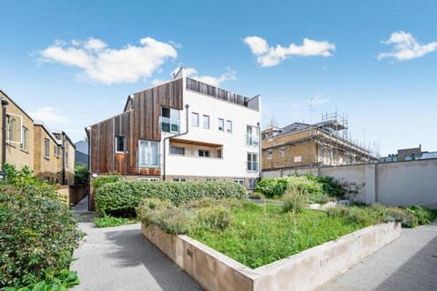 undefined, Oasis Court, Mile End Road, London, E1
