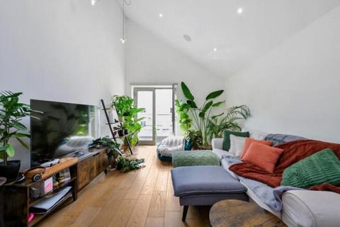 undefined, Oasis Court, Mile End Road, London, E1