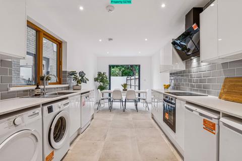 6 bedroom end of terrace house to rent, Lyham Road, London, SW2 5QA