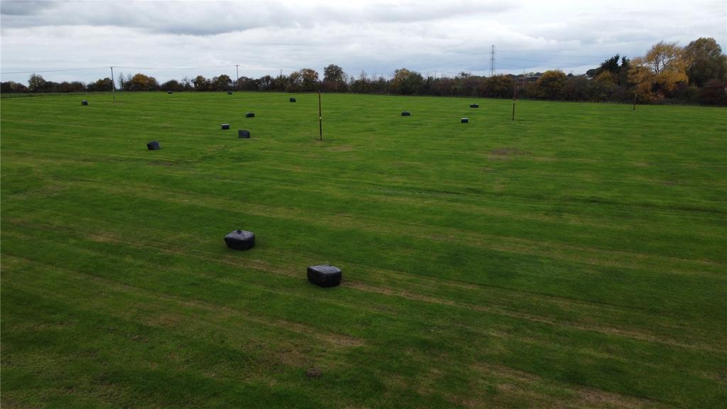12 Acres, Brinkworth