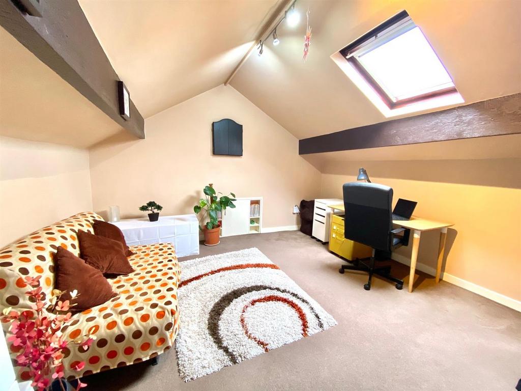 Attic room.jpg