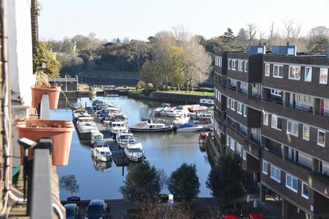 undefined, Romulus Court, Brentford Dock