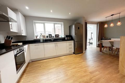 undefined, Priors Grove Close, Chase Meadow, Warwick
