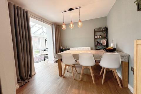 undefined, Priors Grove Close, Chase Meadow, Warwick