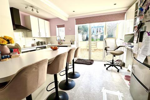 undefined, Collindale Avenue, Erith DA8