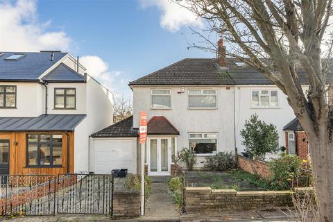 Broxbourne Avenue, South Woodford