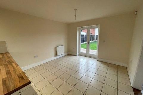 3 bedroom semi-detached house to rent, Station Rd, Sutton On Trent, Notts, NG23