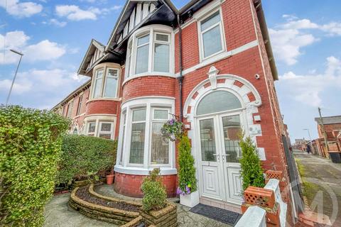 3 bedroom end of terrace house for sale, Grange Road, Layton