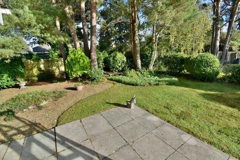 2 bedroom detached bungalow for sale, Mountbatten Drive, Ferndown, BH22