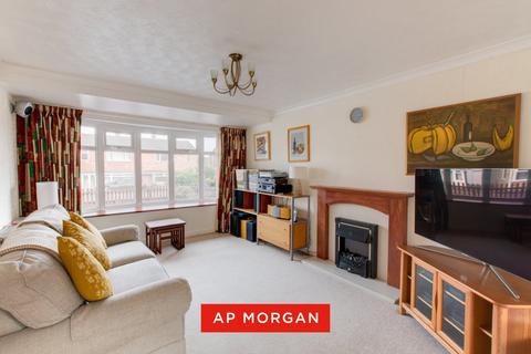 3 bedroom detached house for sale, Carol Avenue, Bromsgrove, Worcestershire, B61
