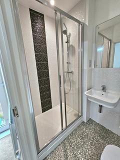 3 bedroom flat for sale, Salisbury Road, Eccles M30