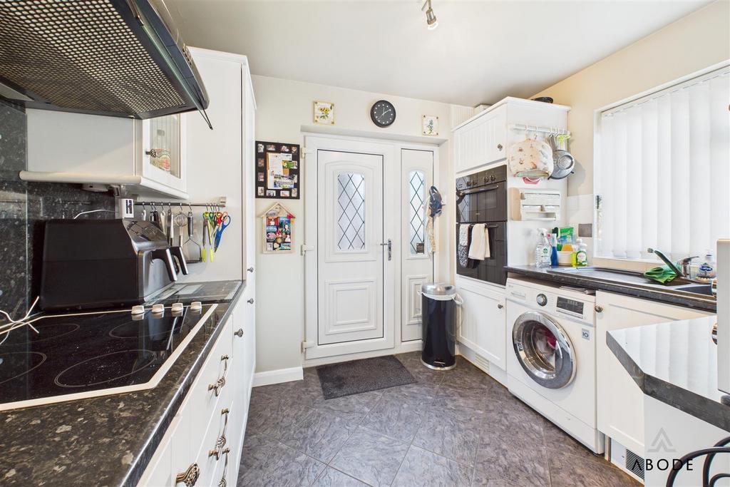 CAM01882 G0-PR0224-STILL001.jpg