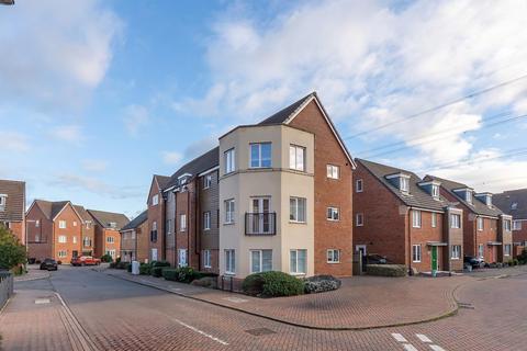 2 bedroom flat for sale, Fieldfare, Leighton Buzzard