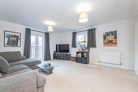 2 bedroom flat for sale, Fieldfare, Leighton Buzzard