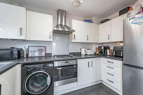 2 bedroom flat for sale, Fieldfare, Leighton Buzzard