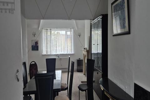 3 bedroom flat to rent, Boldmere Road, Sutton Coldfield