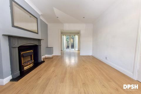 3 bedroom end of terrace house for sale, Farrow Green, Leeds