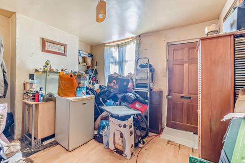 2 bedroom terraced house for sale, Luton Road, Chatham, ME4