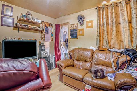 2 bedroom terraced house for sale, Luton Road, Chatham, ME4
