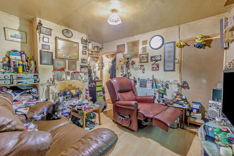 2 bedroom terraced house for sale, Luton Road, Chatham, ME4