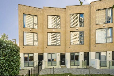 undefined, Gunnersbury Mews, London W4