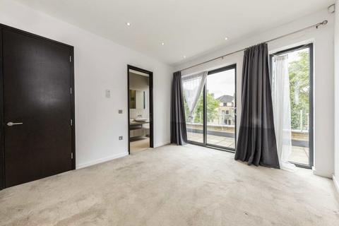 undefined, Gunnersbury Mews, London W4