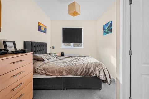 undefined, Stokers Close, Dunstable, LU5