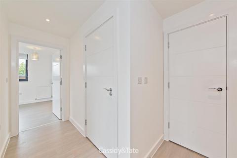 undefined, Newsom Place, St Albans
