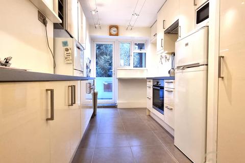 undefined, Kingston Hill, KINGSTON UPON THAMES KT2