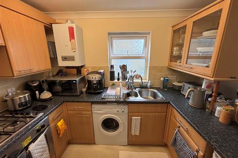 2 bedroom flat to rent, Bellevue Road, Cowes