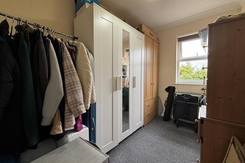 2 bedroom flat to rent, Bellevue Road, Cowes