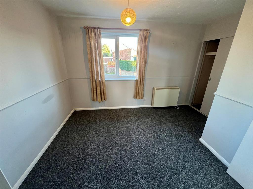 Bedroom 1.jpg